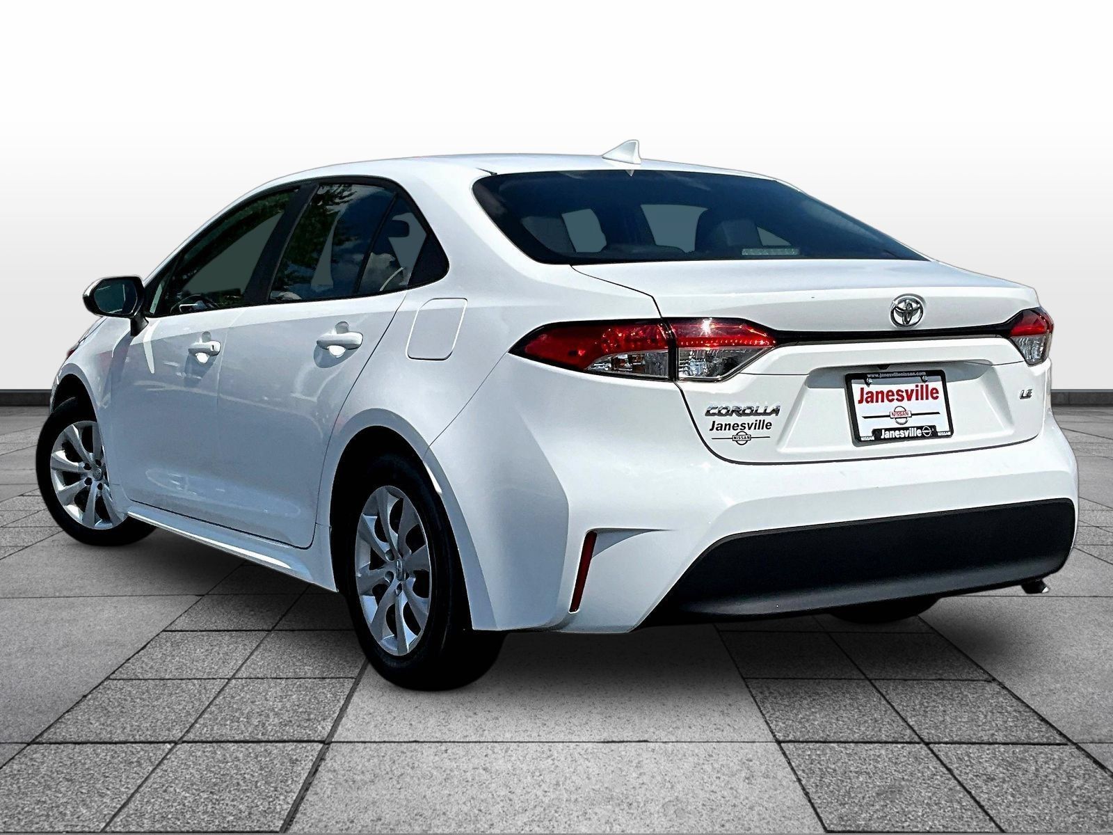 Used 2024 Toyota Corolla LE FWD image 5