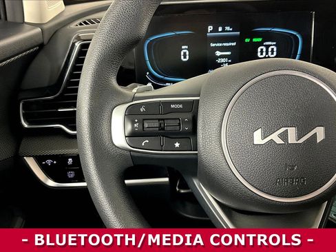 Used 2025 Kia Sportage LX image 12