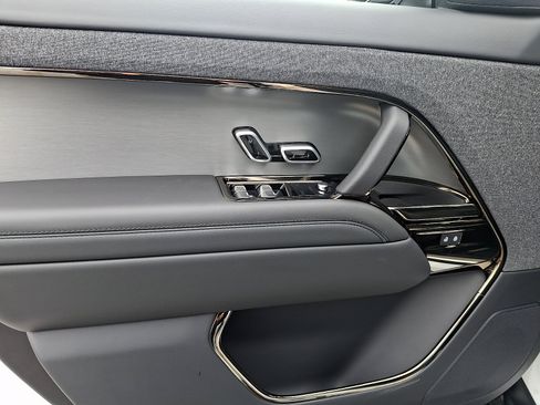 Used 2024 Land Rover Range Rover Sport Dynamic SE image 12