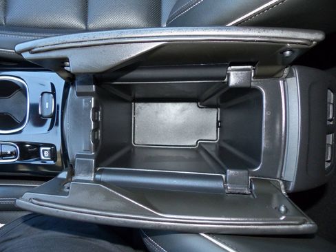 Used 2021 Buick Envision Essence AWD/4WD image 54