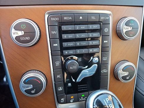 Used 2016 Volvo S60 T5 Inscription Platinum image 17