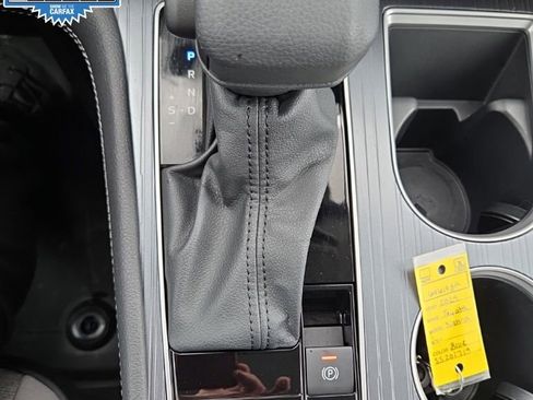 Used 2025 Toyota Sienna LE image 33