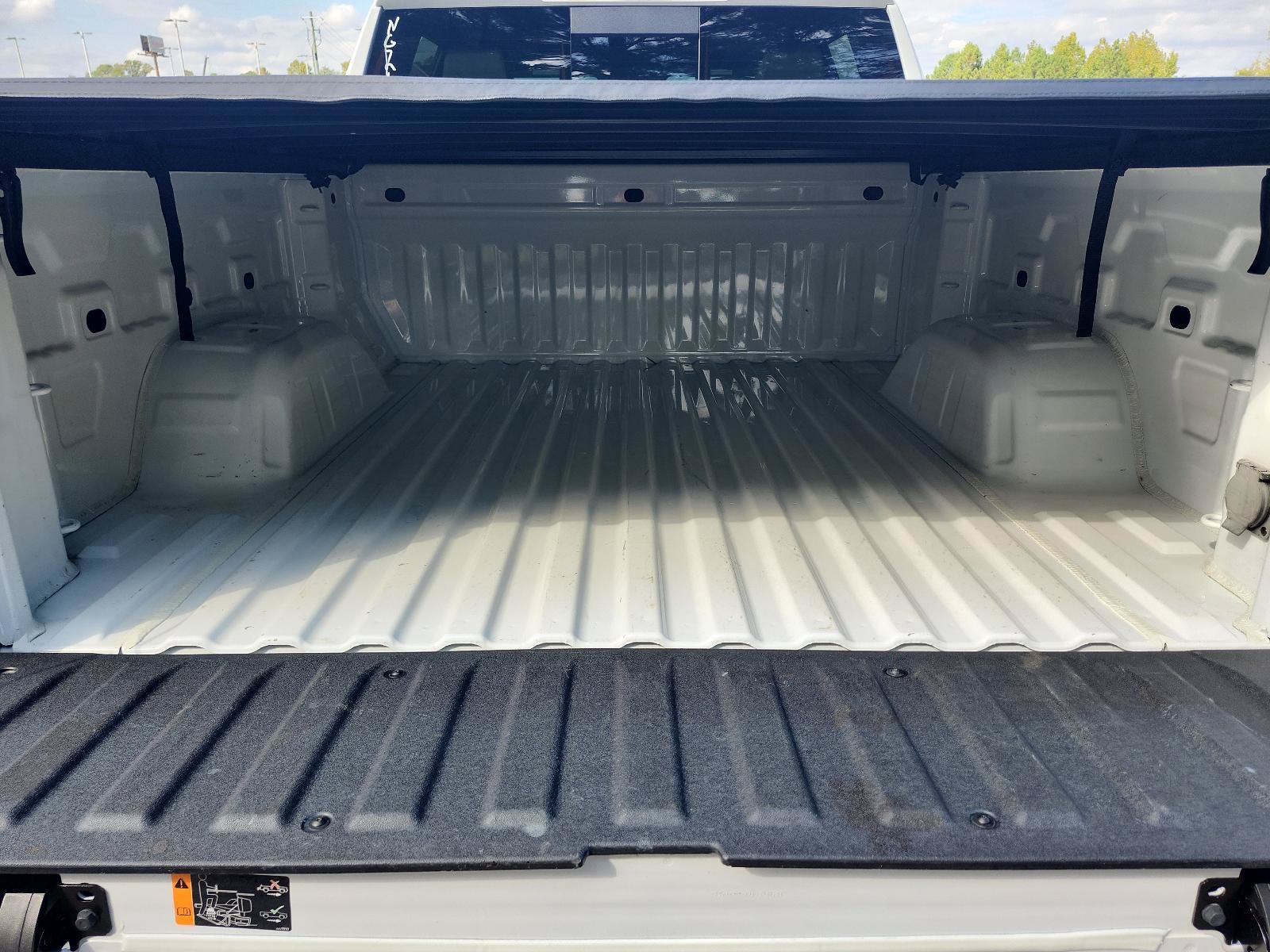Used 2022 Chevrolet Silverado 1500 LTZ w/ LTZ Premium Package AWD/4WD image 14