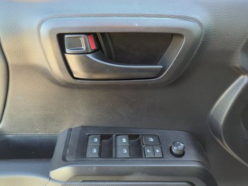 Used 2023 Toyota Tacoma SR AWD/4WD image 9