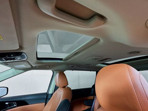 Used 2024 Kia Carnival SX Prestige FWD image 23