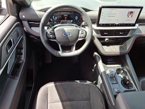 Certified 2025 Ford Explorer ST AWD/4WD image 12