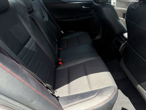 Used 2015 Toyota Camry SE w/ Moonroof Package image 33