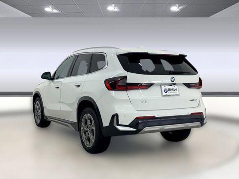 Used 2025 BMW X1 xDrive28i AWD/4WD image 3