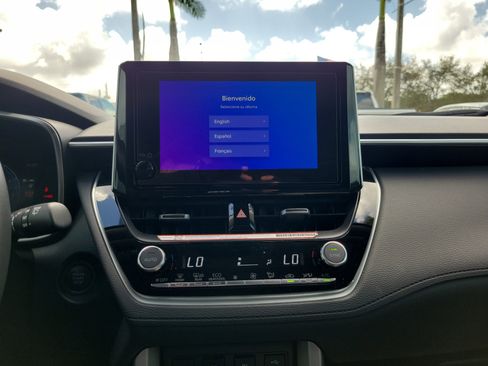 Used 2025 Toyota Corolla Cross XLE w/ Convenience Package image 26