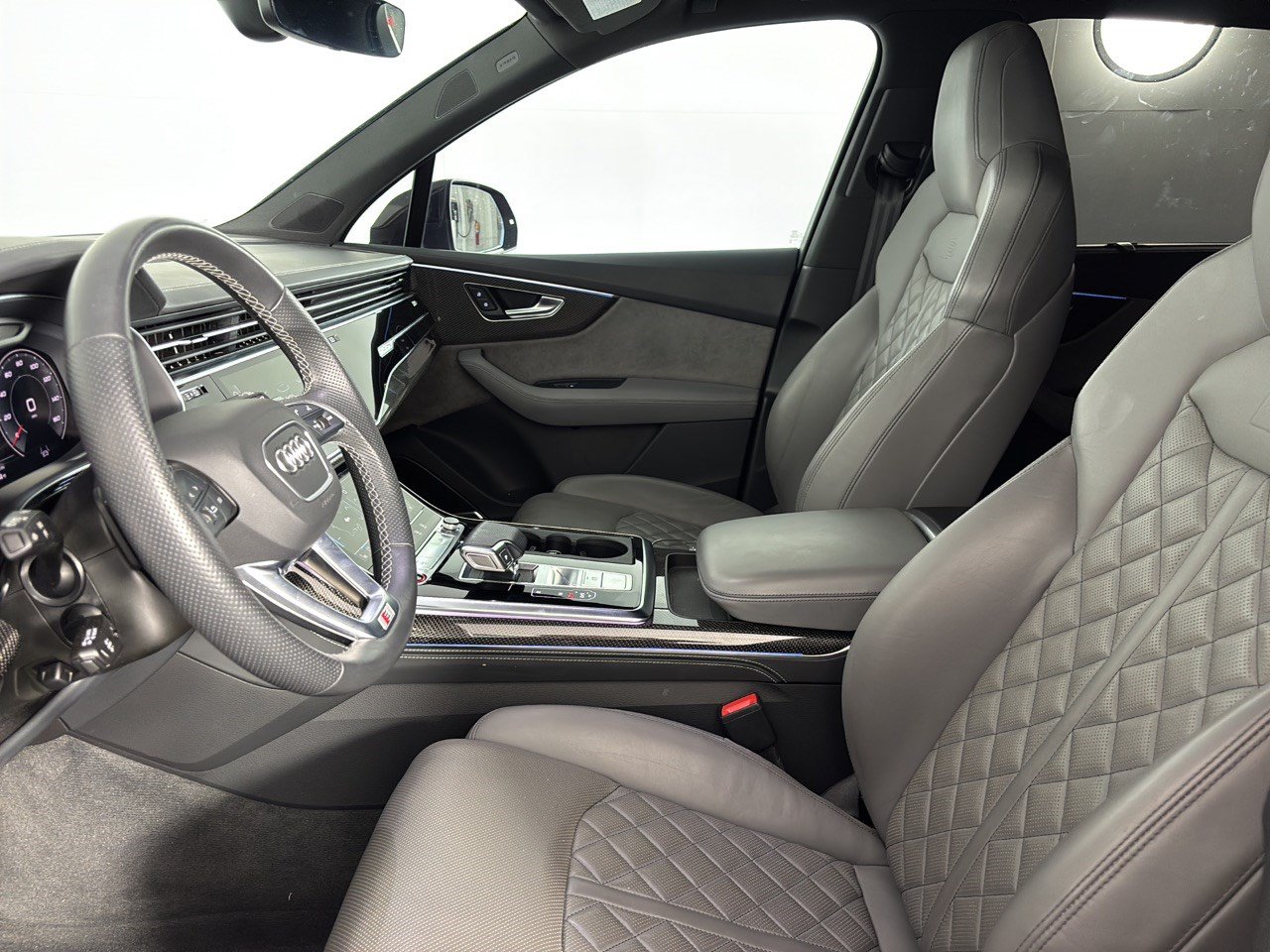 Used 2022 Audi SQ7 Prestige AWD/4WD image 5