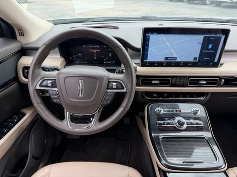 Certified 2022 Lincoln Nautilus FWD w/ Premium Package image 17