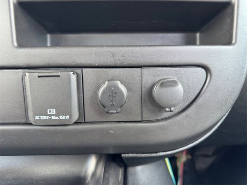 Used 2017 Chevrolet Express 2500 image 25