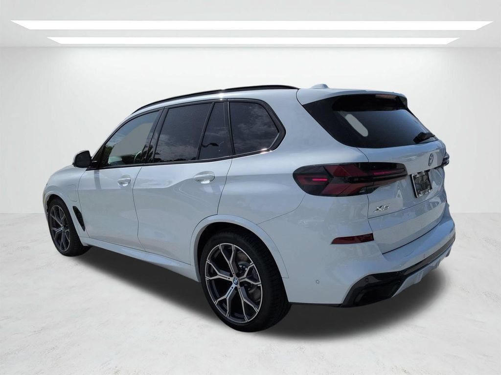 New 2026 BMW X5 xDrive50e w/ M Sport Package AWD/4WD image 6
