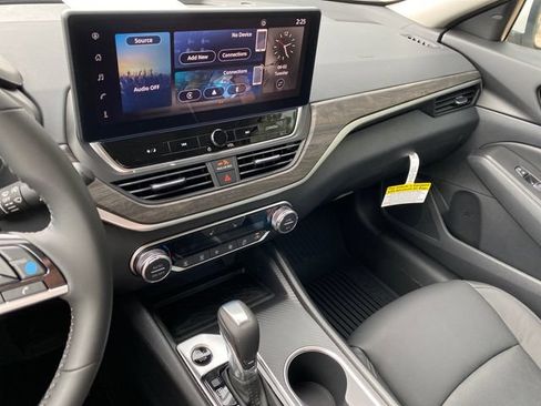 New 2026 Nissan Altima 2.5 SV w/ SV Premium Package FWD image 16