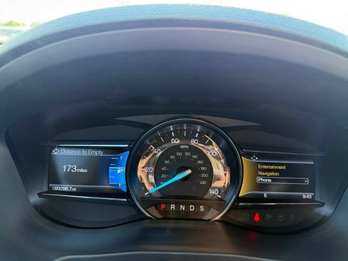 Used 2019 Ford Explorer XLT w/ Equipment Group 202A FWD image 14
