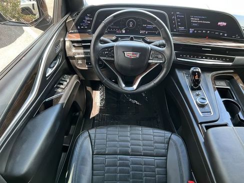Used 2023 Cadillac Escalade Sport Platinum w/ LPO, ONYX Package AWD/4WD image 16