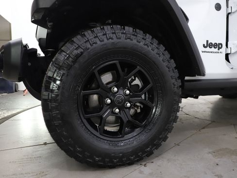 Used 2024 Jeep Wrangler Unlimited Sport AWD/4WD image 30
