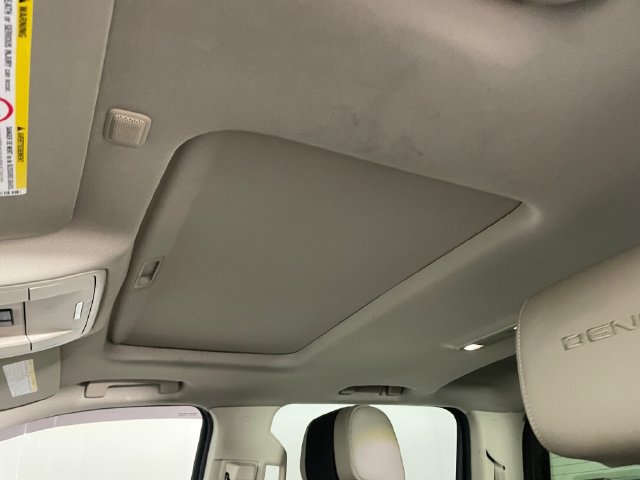 Used 2015 GMC Sierra 2500 Denali w/ Duramax Plus Package AWD/4WD image 9