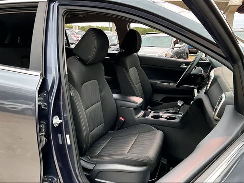 Used 2020 Kia Sportage LX image 8