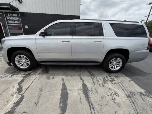 Used 2018 Chevrolet Suburban LT RWD image 4