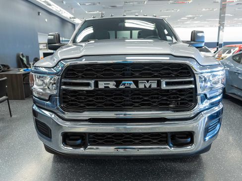Used 2024 RAM 3500 Tradesman w/ Chrome Appearance Group AWD/4WD image 2
