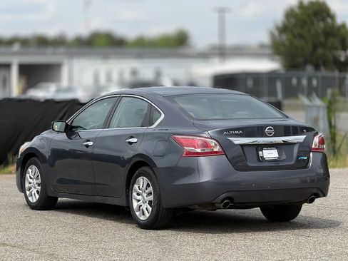 Used 2013 Nissan Altima 2.5 S FWD image 10
