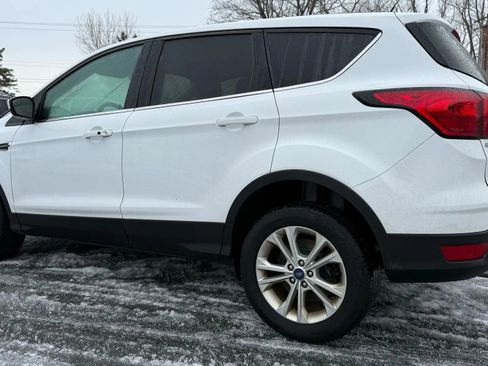 Used 2019 Ford Escape SE image 6