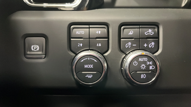 Used 2024 GMC Sierra 1500 Denali w/ Denali Reserve Package AWD/4WD image 34
