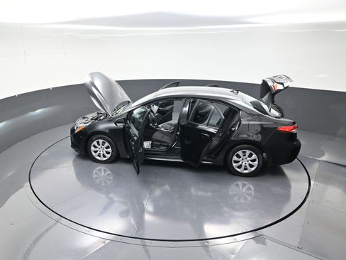 Used 2023 Toyota Corolla LE image 15
