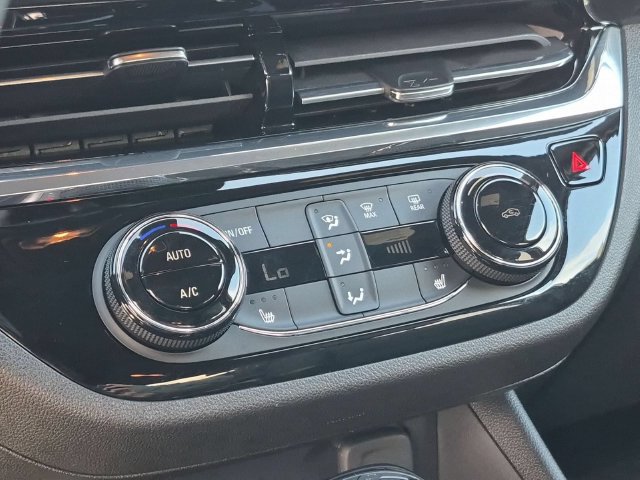Used 2025 Buick Envista Sport Touring w/ Convenience I Package FWD image 22