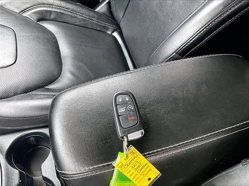 Used 2019 Jeep Cherokee Limited AWD/4WD image 36