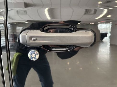 Used 2023 Jeep Gladiator Rubicon w/ Cold Weather Group image 22