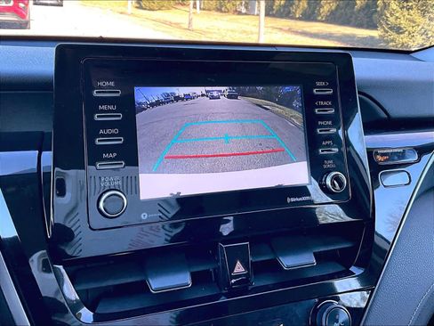 Used 2021 Toyota Camry SE image 19