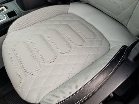 Certified 2023 Ford Escape Platinum w/ Premium Technology Package image 13