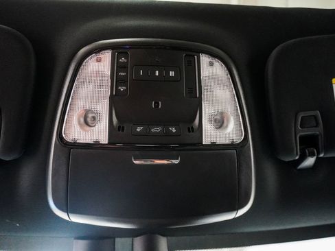 Used 2023 Dodge Durango R/T w/ Tow 'N Go Package AWD/4WD image 31