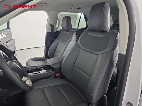 New 2026 Ford Explorer Active image 27