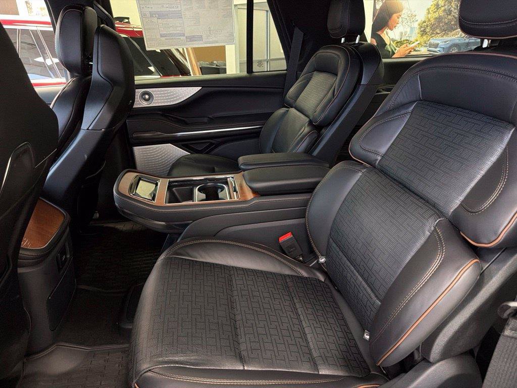 New 2026 Lincoln Navigator Black Label AWD/4WD image 6