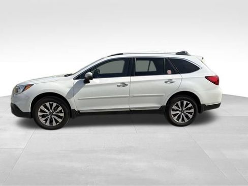 Used 2017 Subaru Outback 3.6R Touring w/ Popular Package #5A AWD/4WD image 6