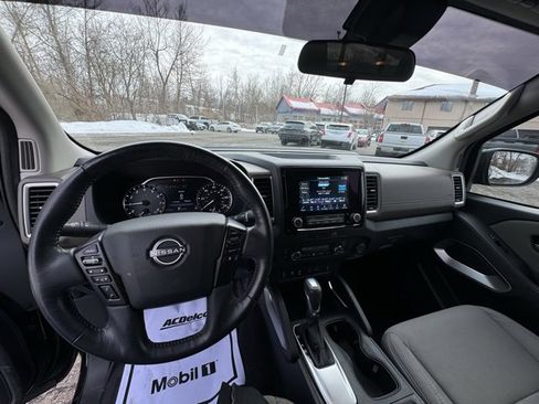 Used 2022 Nissan Frontier SV image 17