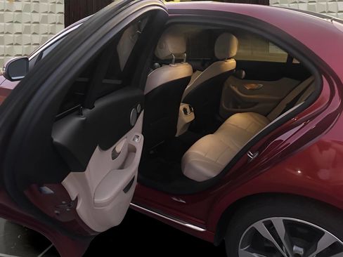 Used 2016 Mercedes-Benz C 300 Sedan w/ Surround View Package image 15