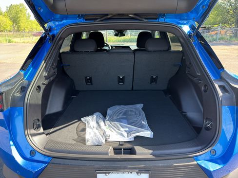 New 2026 Chevrolet Equinox EV LT FWD image 8