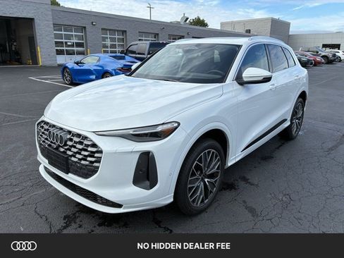 Used 2025 Audi Q5 Premium Plus w/ Premium Plus AWD/4WD image 1