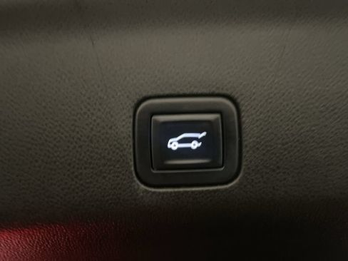 Used 2022 Chevrolet Tahoe RST w/ Luxury Package AWD/4WD image 32