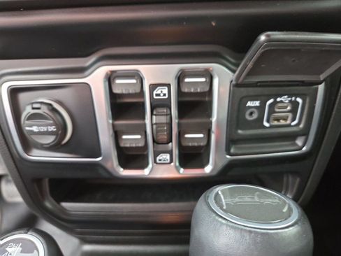 Used 2022 Jeep Gladiator Overland w/ Popular Equipment Package AWD/4WD image 23