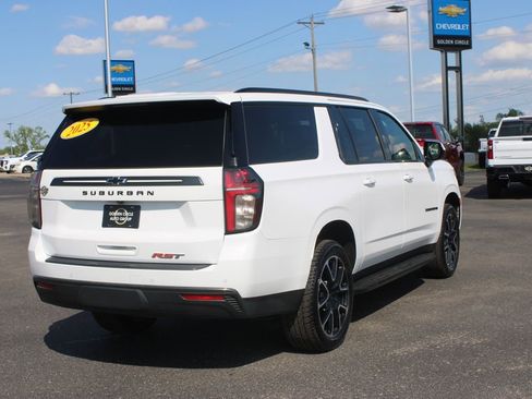 Used 2021 Chevrolet Suburban RST RWD image 9
