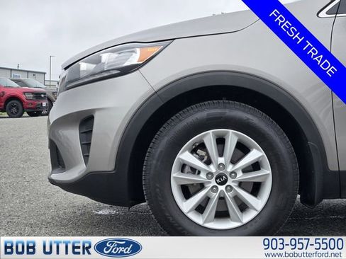 Used 2019 Kia Sorento FWD w/ LX Convenience Package image 9