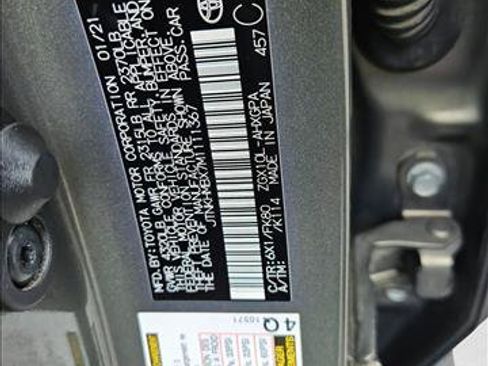 Used 2021 Toyota C-HR XLE FWD image 23