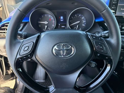 Used 2021 Toyota C-HR XLE FWD image 26