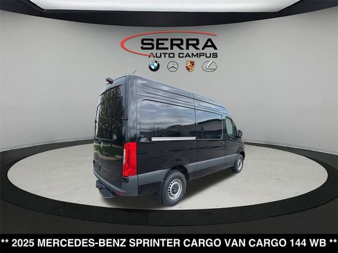 Used 2025 Mercedes-Benz Sprinter 2500 image 7
