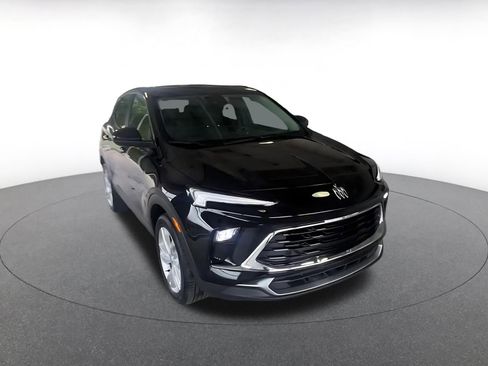 Used 2025 Buick Encore GX Preferred FWD image 3